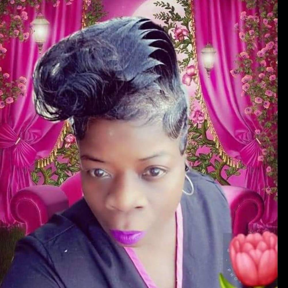 Meet your Posher, Gloria